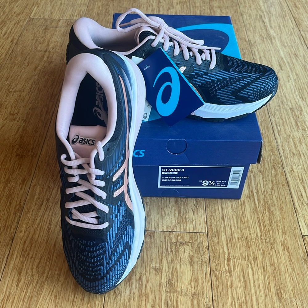 NIB Women’s ASICS GT-2000 8 black/rose gold size 9.5